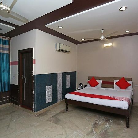 Sheel Gopal Vision Hotel Матура Екстериор снимка