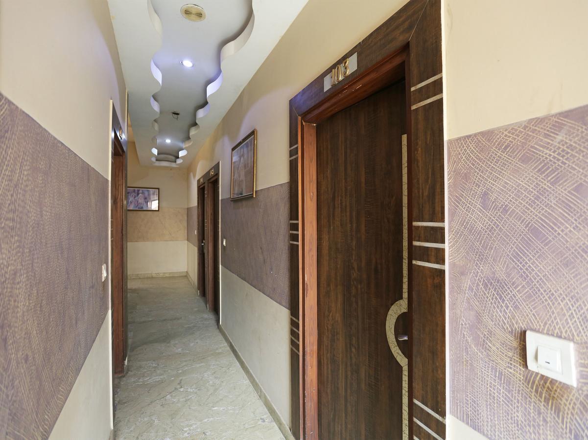 Sheel Gopal Vision Hotel Матура Екстериор снимка