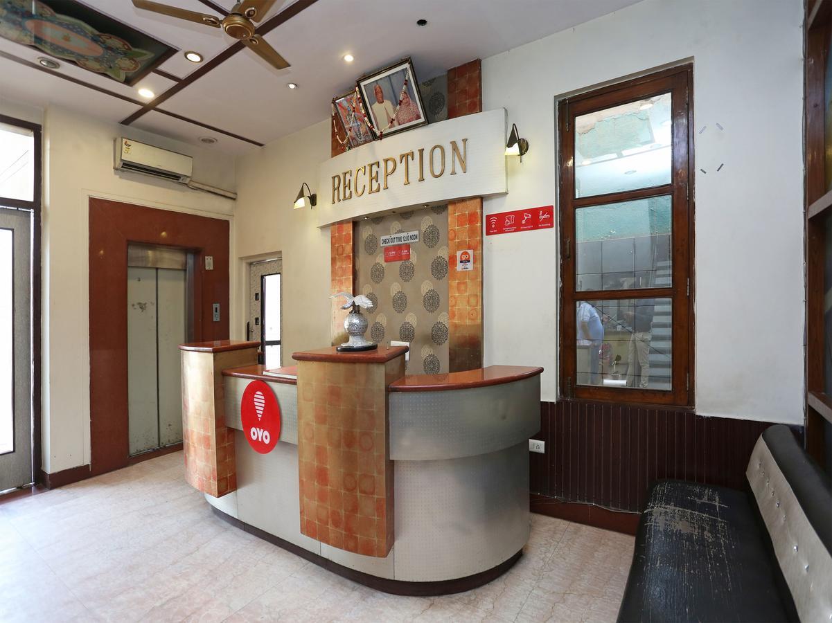 Sheel Gopal Vision Hotel Матура Екстериор снимка
