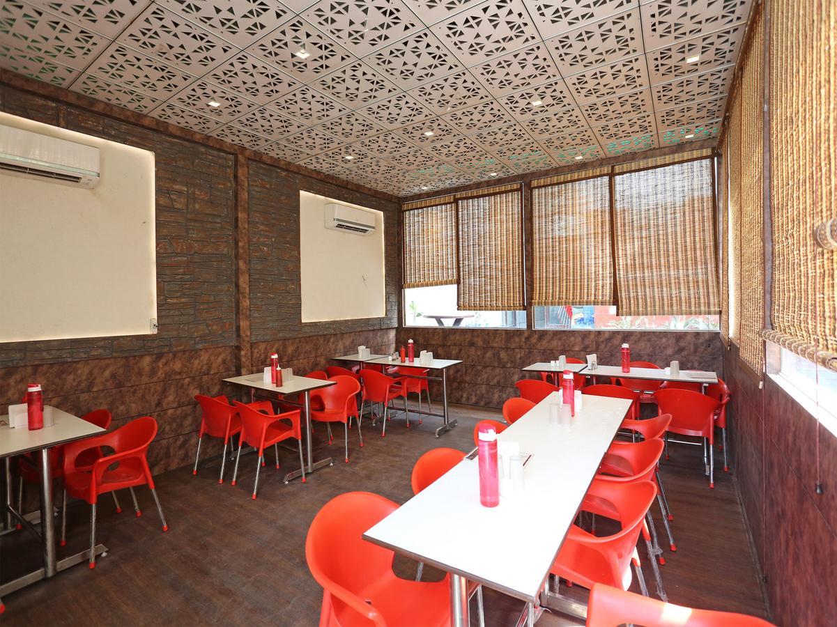 Sheel Gopal Vision Hotel Матура Екстериор снимка