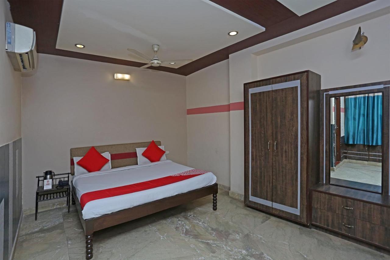 Sheel Gopal Vision Hotel Матура Екстериор снимка