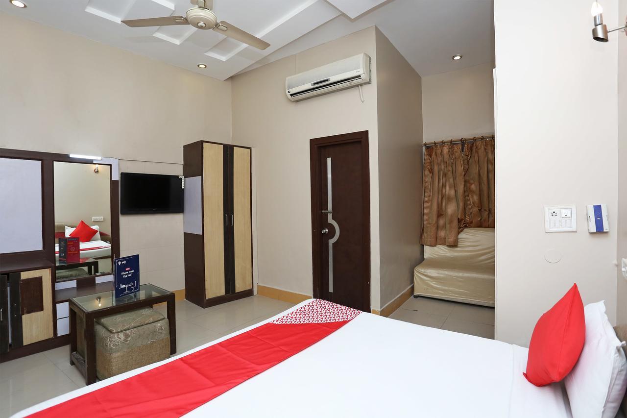 Sheel Gopal Vision Hotel Матура Екстериор снимка